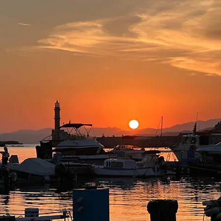Retro By The Sea * La Canea